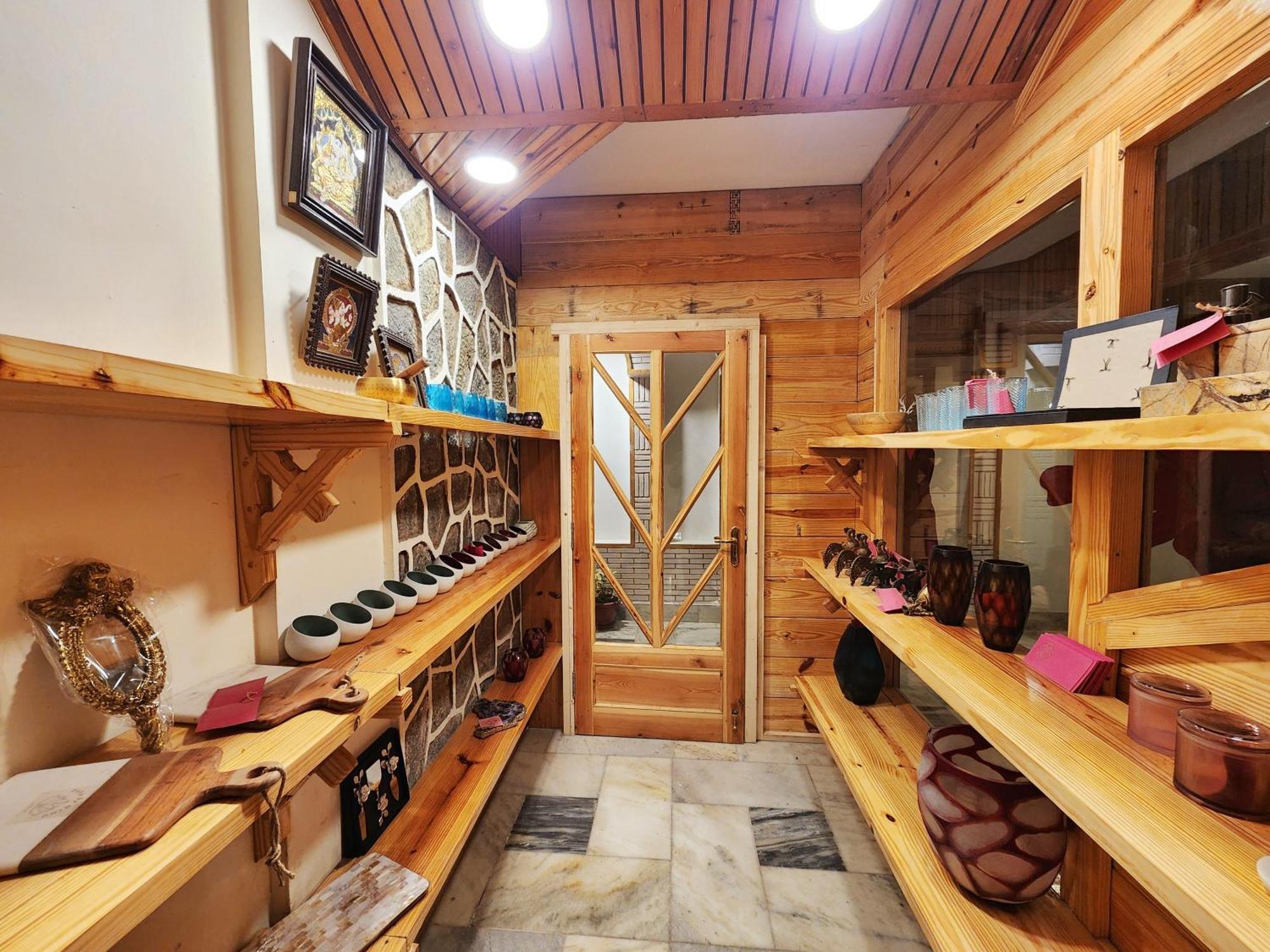 Hotel Pineview Shimla Extérieur photo