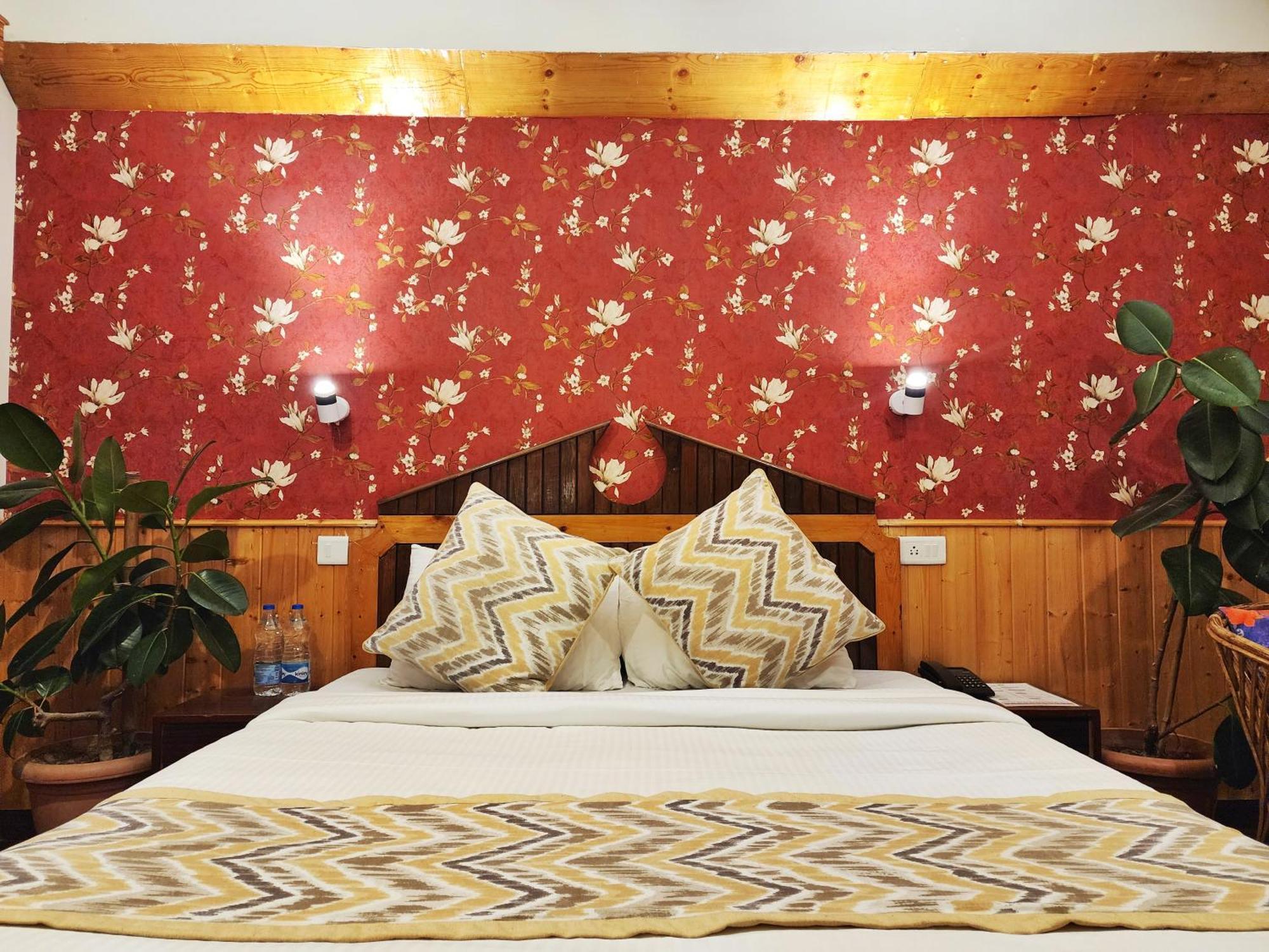 Hotel Pineview Shimla Extérieur photo