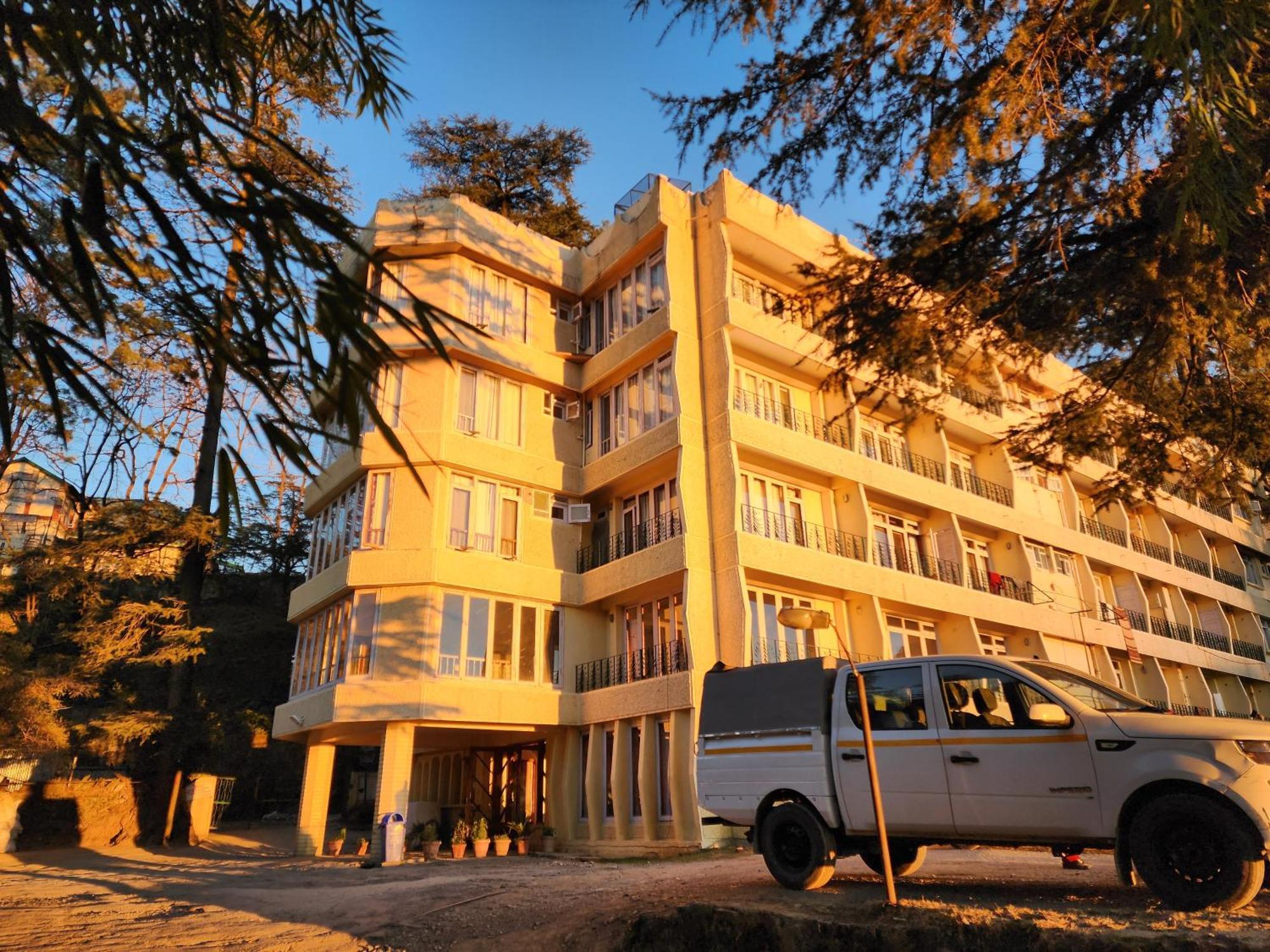 Hotel Pineview Shimla Extérieur photo