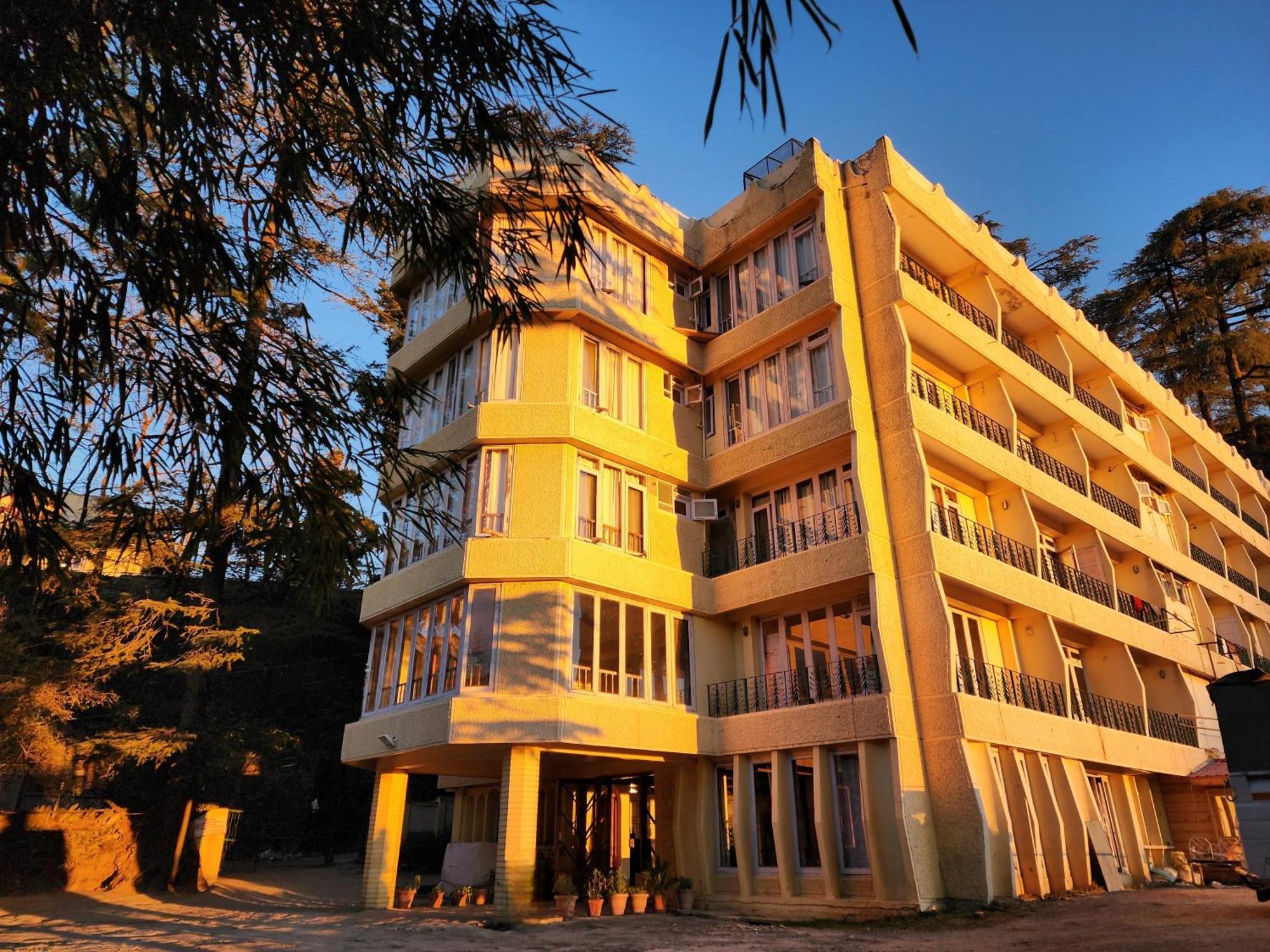 Hotel Pineview Shimla Extérieur photo