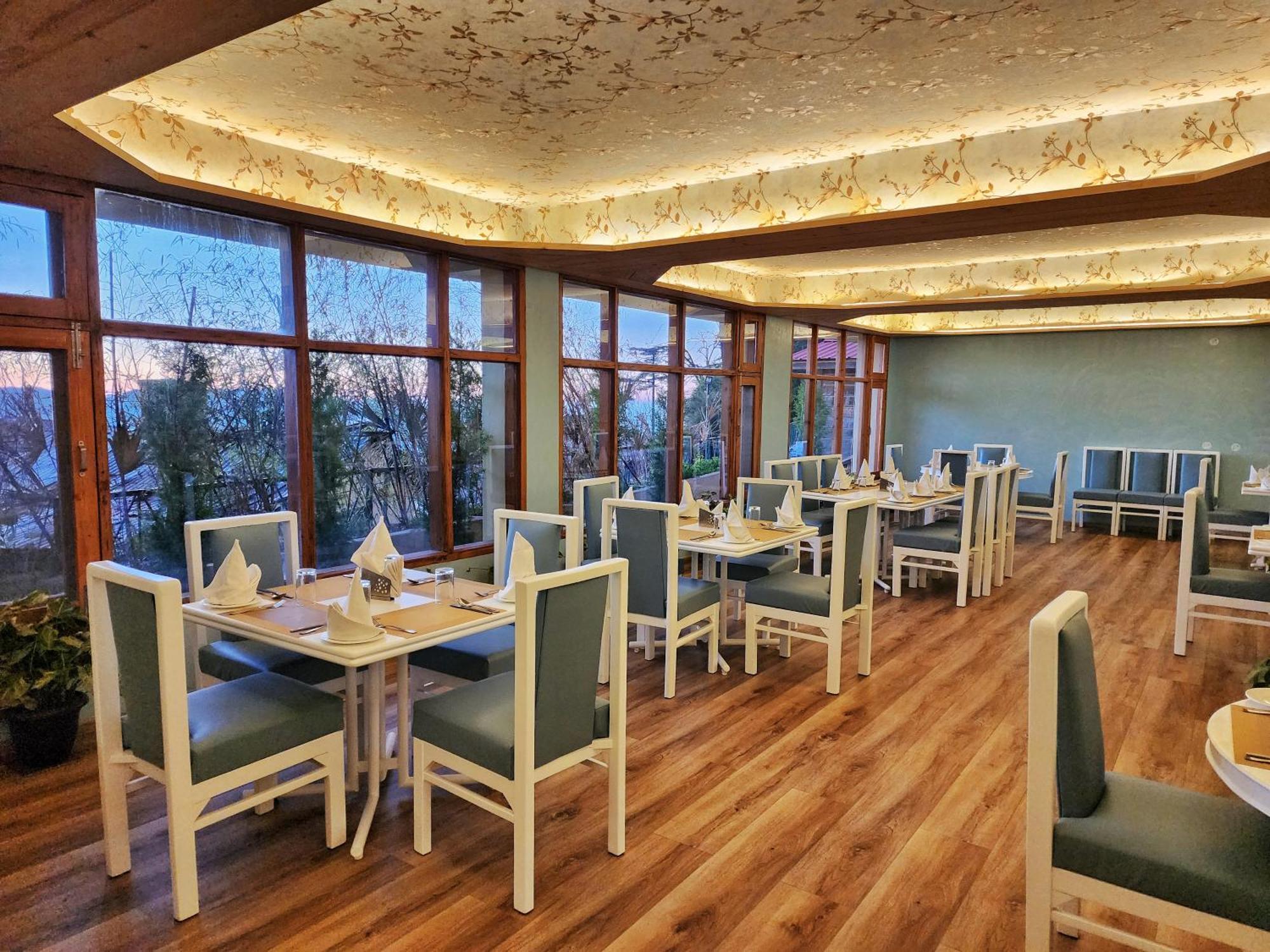 Hotel Pineview Shimla Extérieur photo