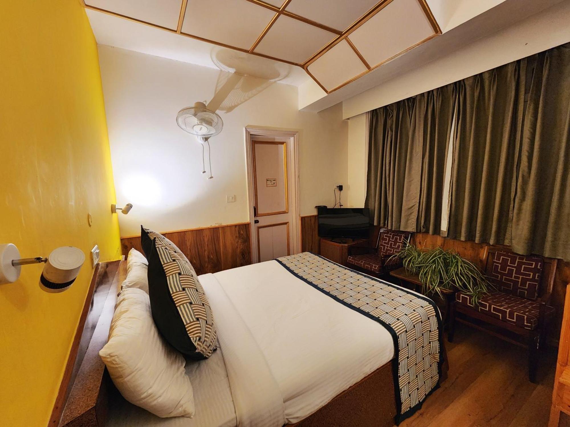 Hotel Pineview Shimla Extérieur photo