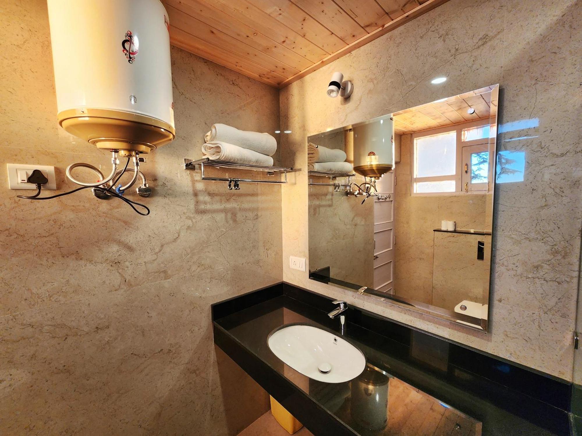 Hotel Pineview Shimla Extérieur photo
