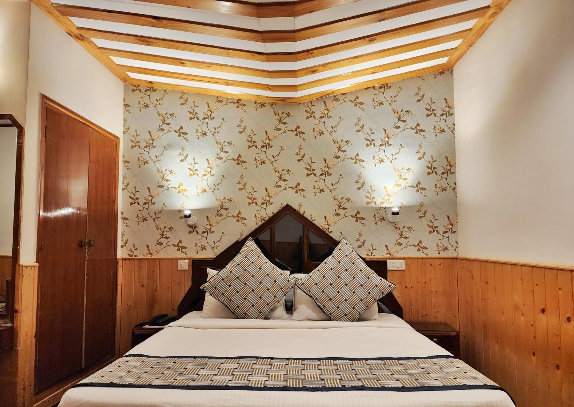 Hotel Pineview Shimla Extérieur photo