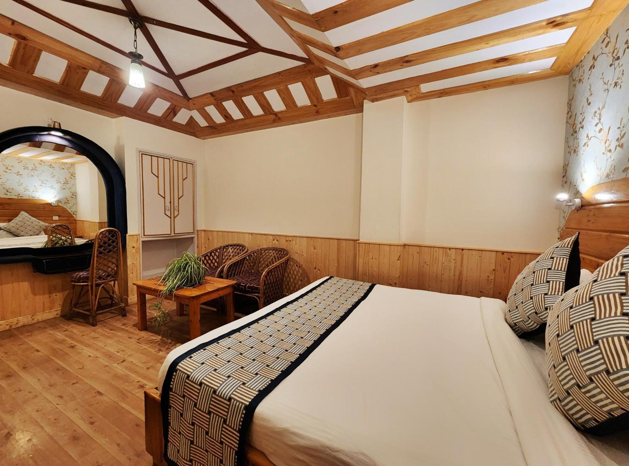 Hotel Pineview Shimla Extérieur photo